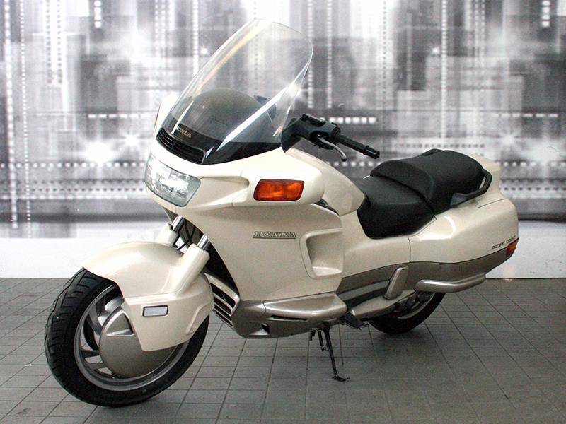 Honda PC 800