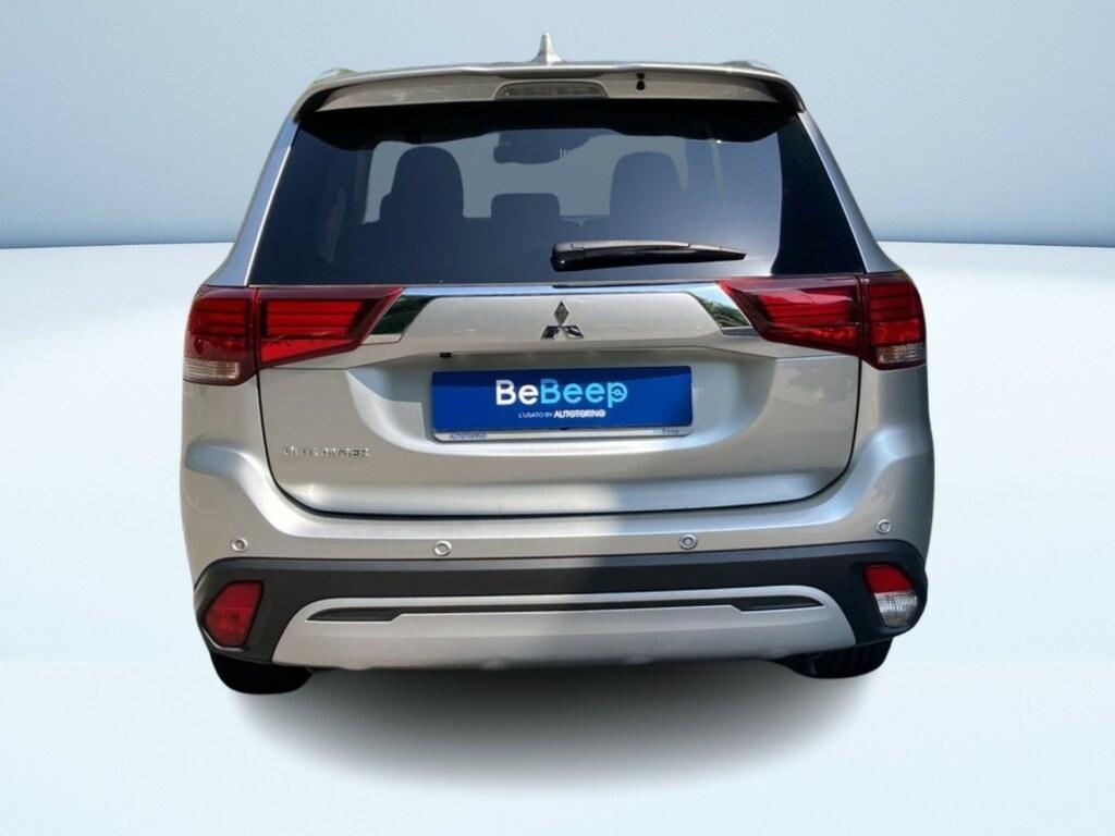 Mitsubishi Outlander 2.0 Mivec Insport 2WD CVT