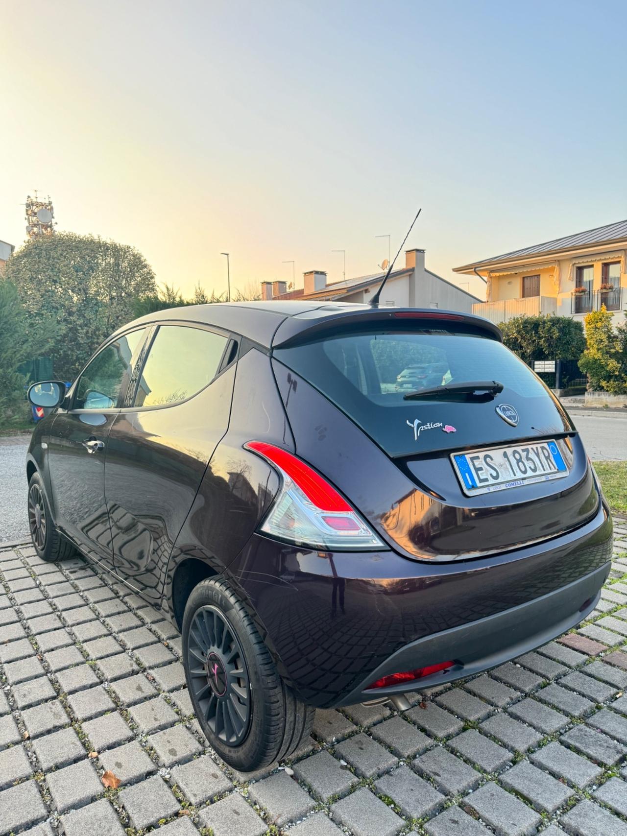 Lancia Ypsilon 1.2 69 CV 5 porte S&S Platinum