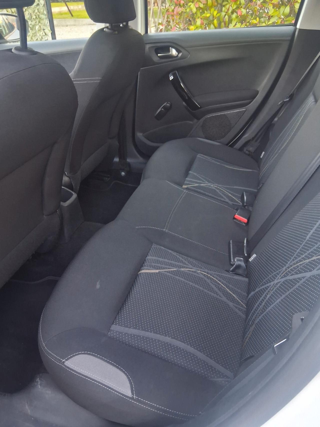 Peugeot 208 1.2 VTi 82 CV 5 porte Allure