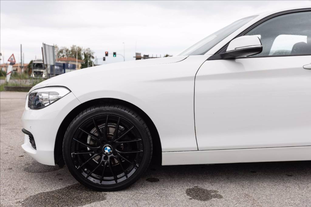 BMW 118i Advantage 5p auto del 2017