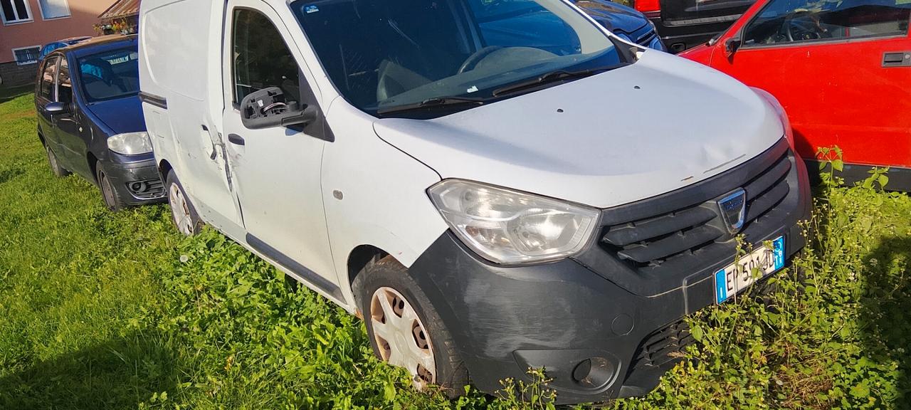 Dacia dolker anno 2013 euro 5 b km 220000