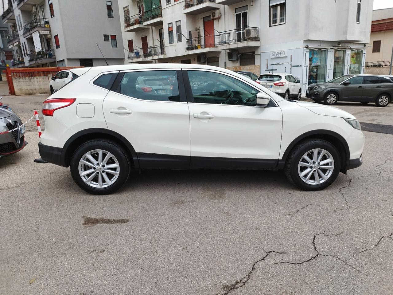 Nissan Qashqai 1.6 dCi Acenta * Navi * Retrocamera * Sensori di parcheggio * Garantita 12 Mesi