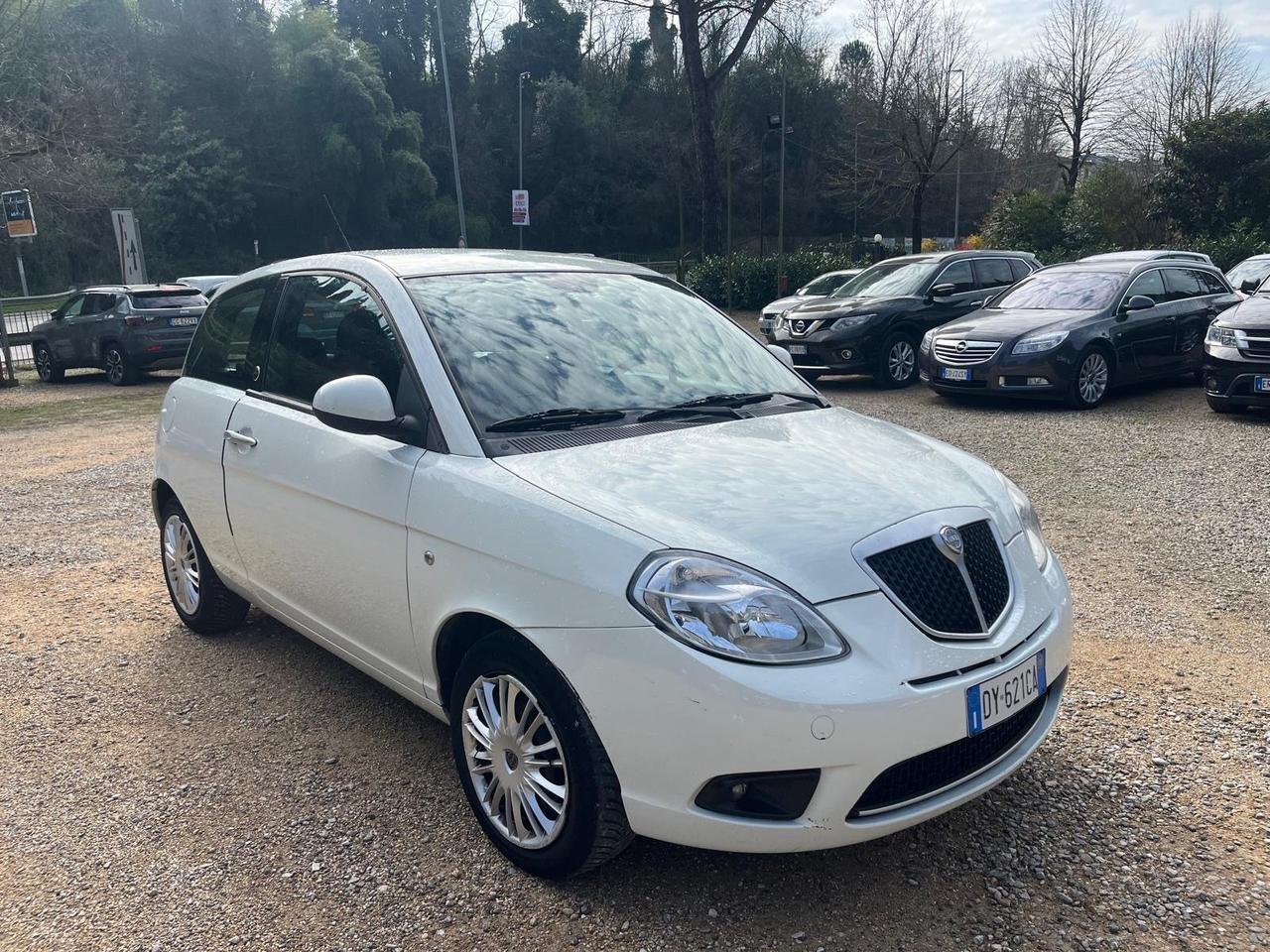 Lancia Ypsilon 1.4 Benzina/GPL - Neopatentati