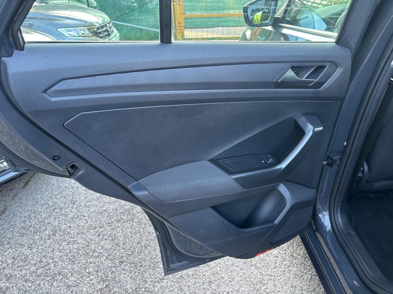 Volkswagen T-Roc 1.6 TDI Business