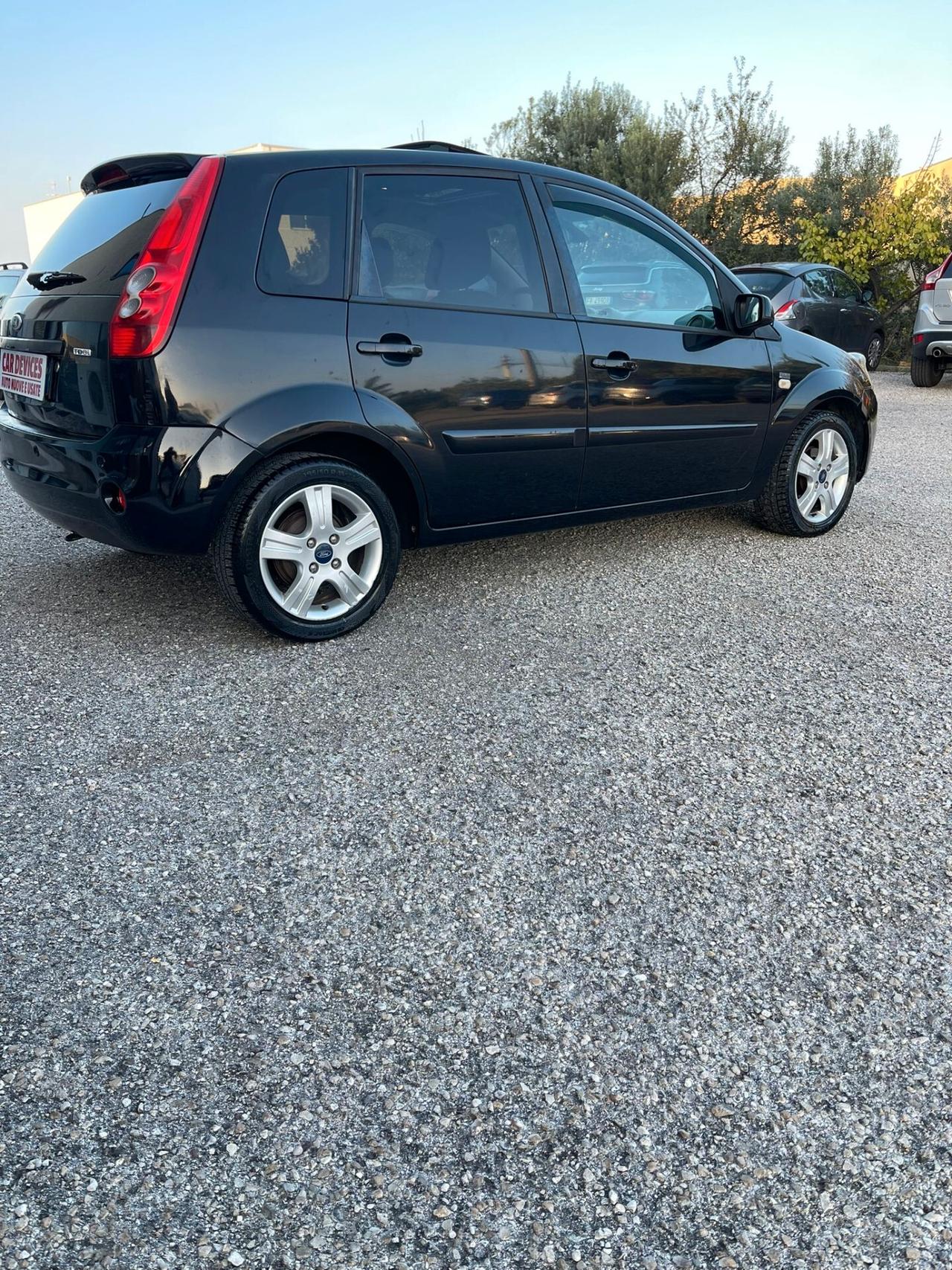 Ford Fiesta 1.4 TDCi - NEOPATENTATI - PERMUTO