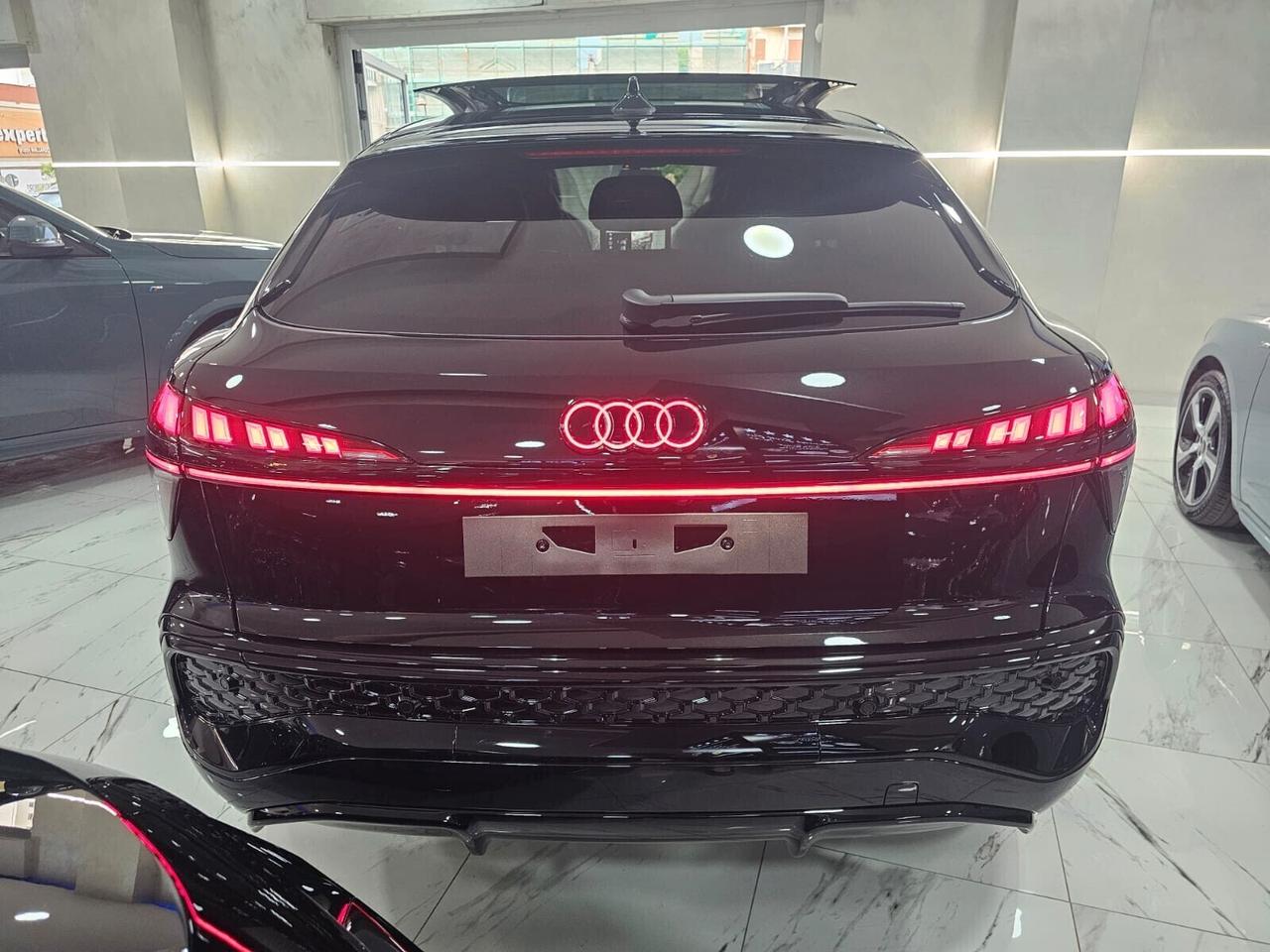 NUOVA AUDI Q3 SPORTBACK 35 TDI 150CV S-LINE S-TRONIC IDENTITY BLACK