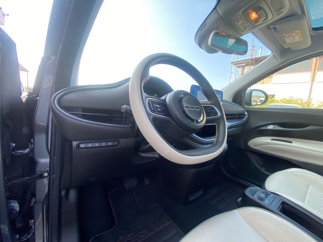 Fiat 500 500e Berlina 42 kWh La Prima