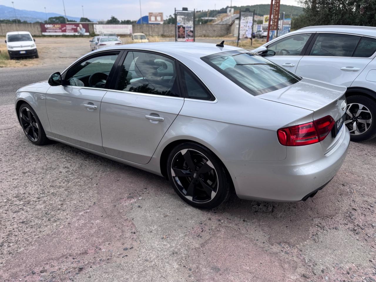 Audi A4 2.0 TDI 143CV S LINE