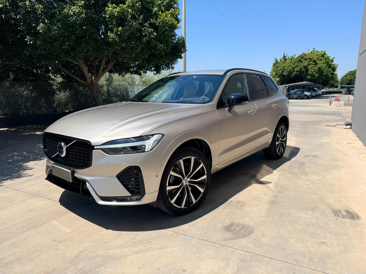 Volvo XC 60 XC60 B4 (d) AWD automatico Ultimate Dark