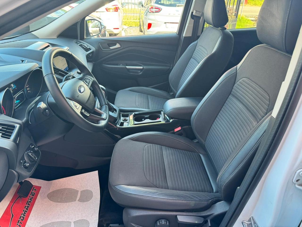 Ford Kuga 1.5 TDCI 120CV Powershift titanium