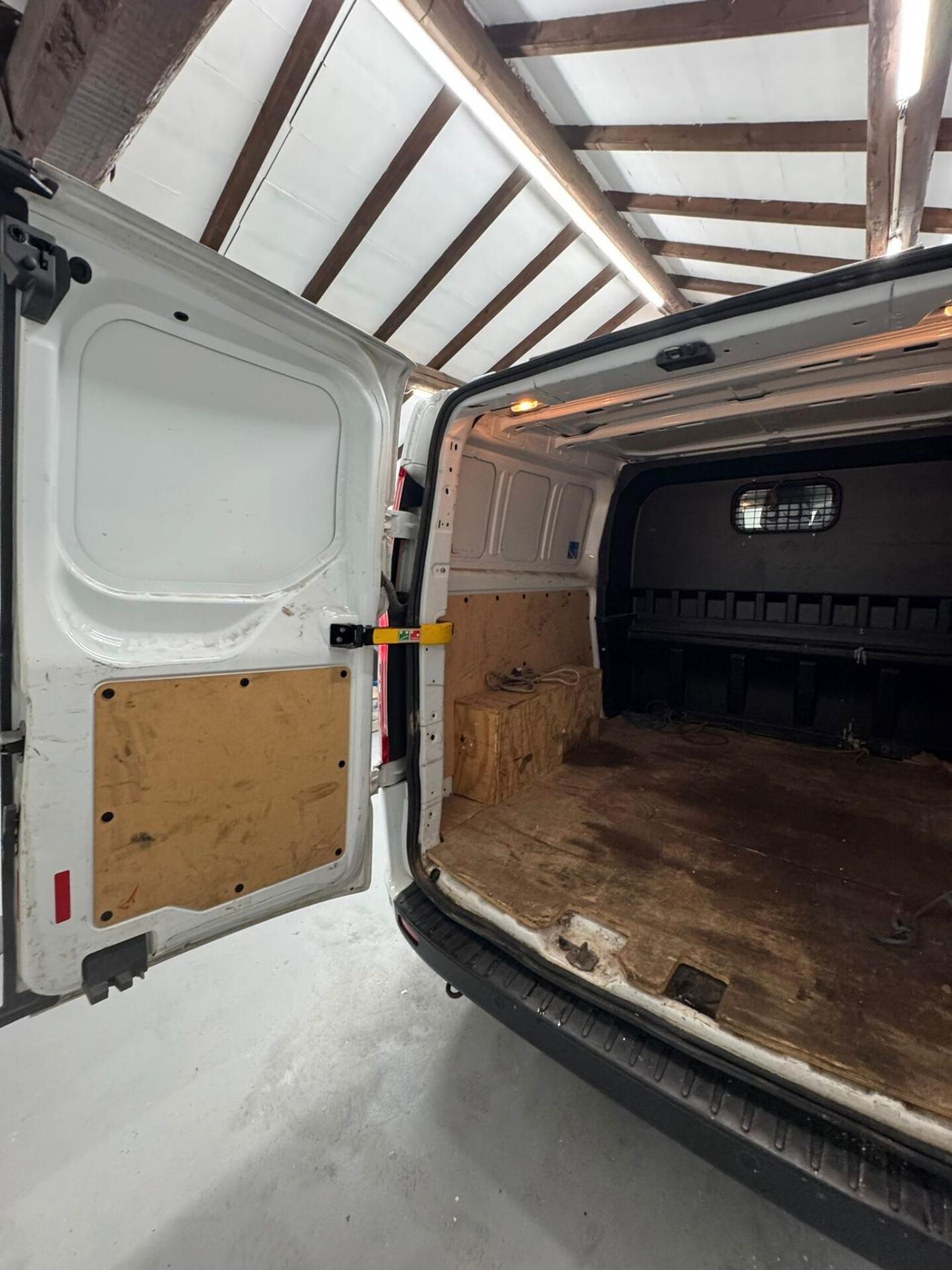 FORD TRANSIT CUSTOM 2.0 TDCI ANNO 2018 6 POSTI