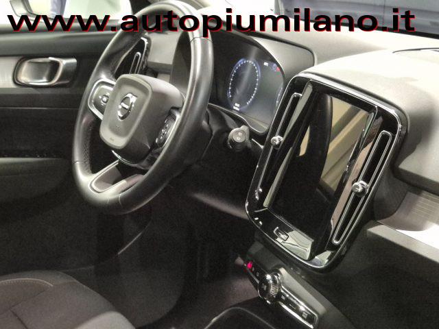 VOLVO XC40 T3 Geartronic Momentum Pro