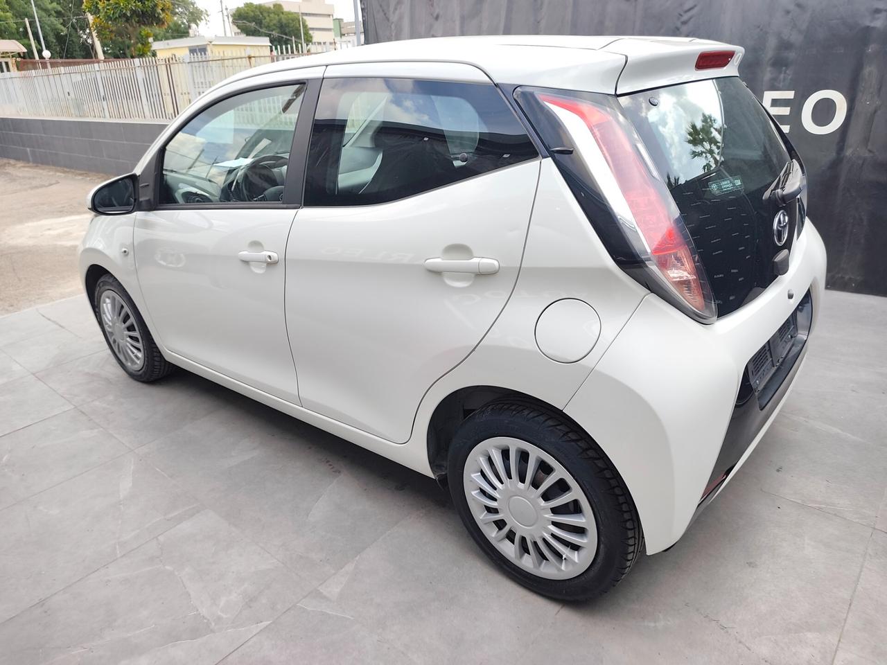Toyota Aygo 1.0 BENZINA KM 83000 x-play