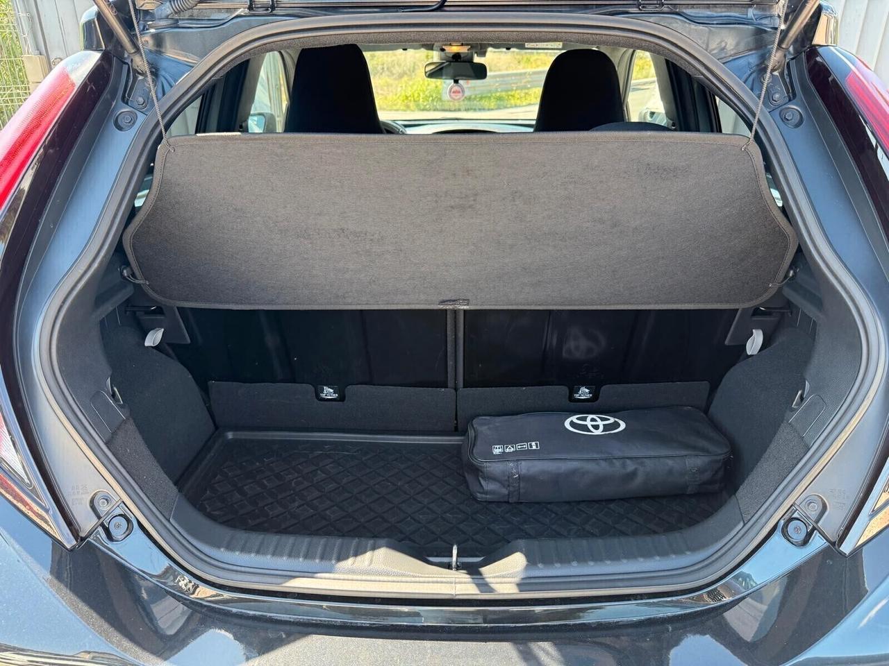 Toyota Aygo X 1.0 VVT-i 72 CV 5 porte Trend S-CVT ADATTA A NEO PATENTATI