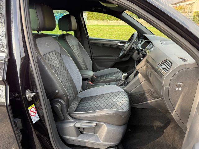 VOLKSWAGEN Tiguan 2.0 TDI 150 CV SCR DSG R-Line UNICO PROPRIETARIO