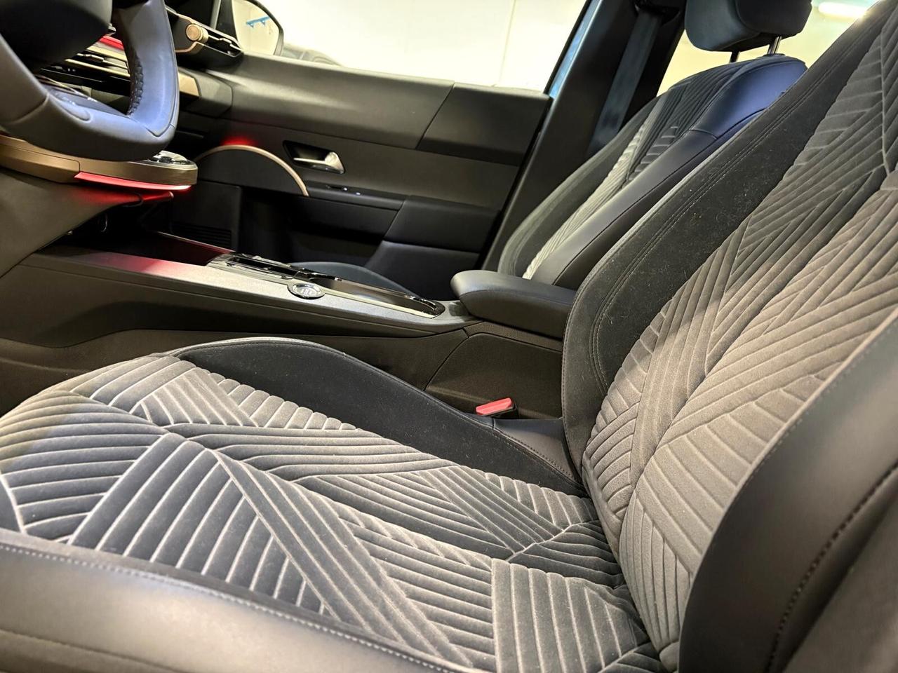 Lancia Ypsilon LX Hybrid 110 e-DCT SPOTICAR