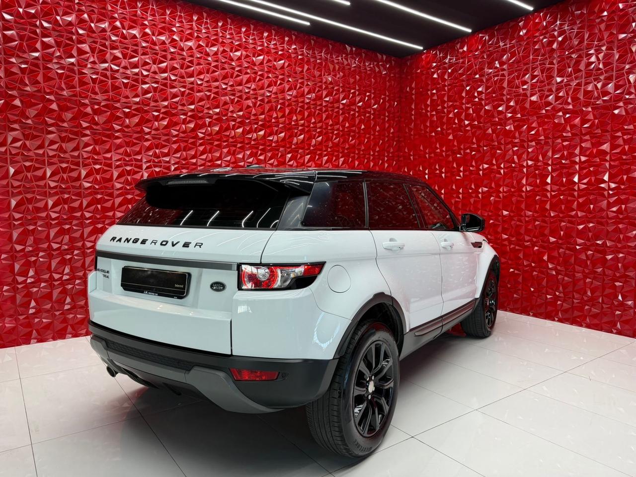 Range Rover Evoque 2.2 TD4 5p. Pure Tech Pack