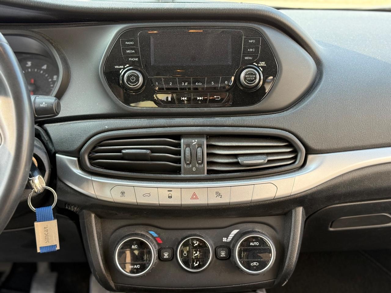 Fiat Tipo 1.4 benzina Lounge con soli 30.000 km