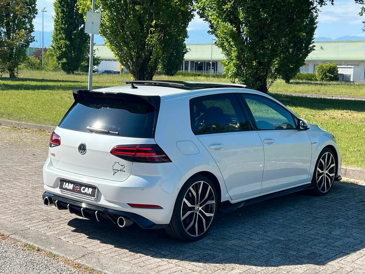 Volkswagen Golf GTI Performance 2.0 245 CV TSI DSG 5p.