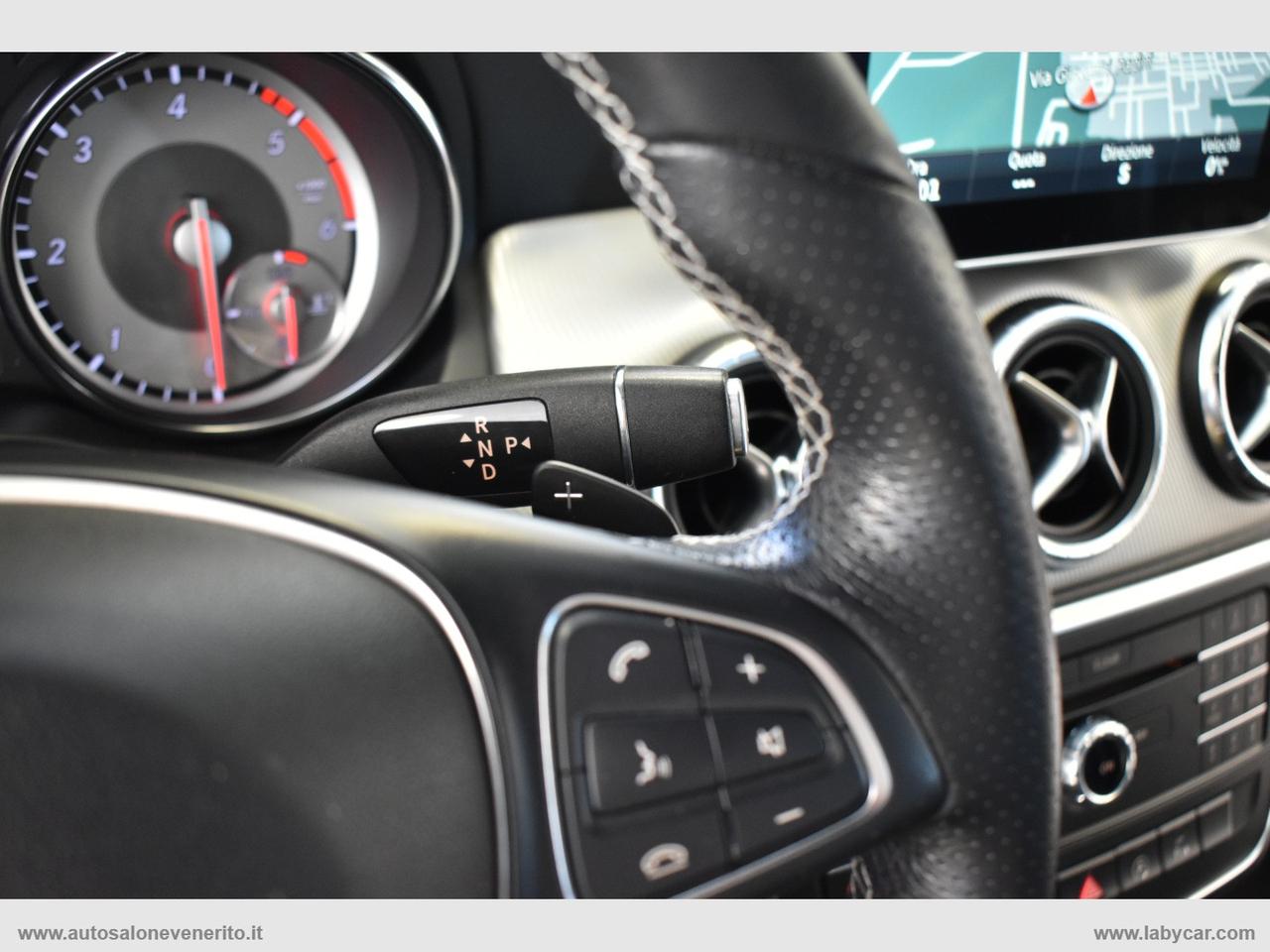 MERCEDES-BENZ CLA 200 d Automatic Premium Dark Night
