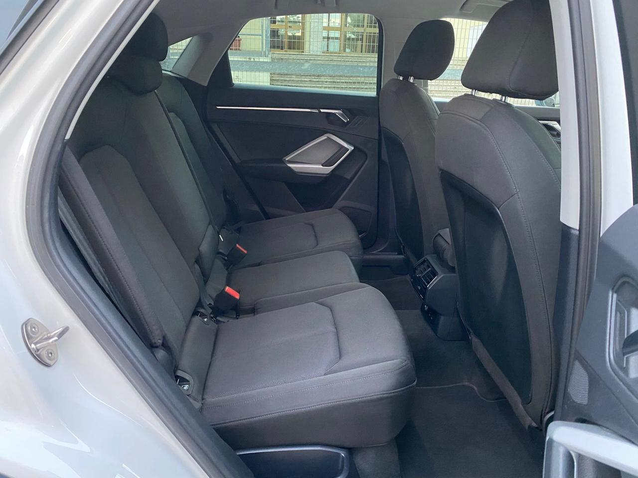 AUDI Q3 SPB 45 TFSI S-TRONIC NAVY LED Cam 2021