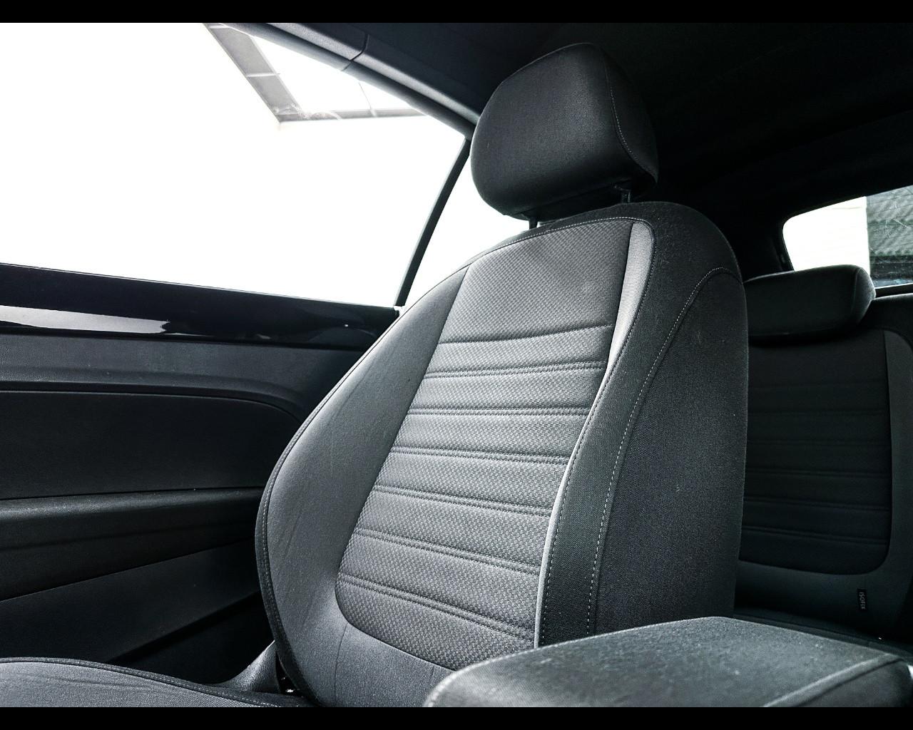 VOLKSWAGEN Maggiolino Cabrio 2.0 TDI DSG 150 CV R-LINE
