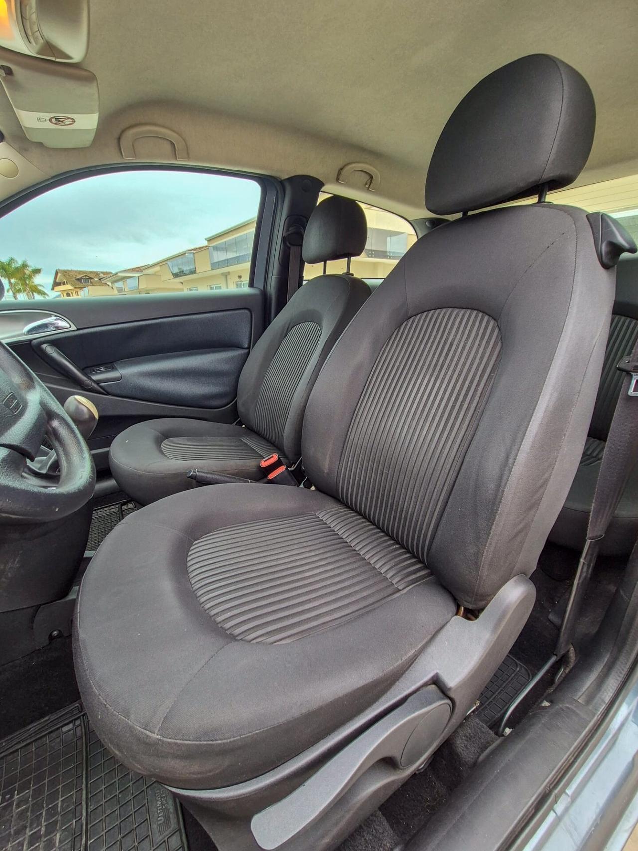 Lancia Ypsilon 1.3 MJT 75 CV Platino