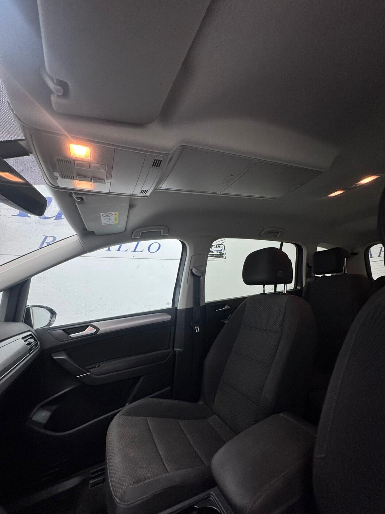 Volkswagen Touran 1.6 TDI 115 CV SCR DSG Executive BlueMotion Tech.