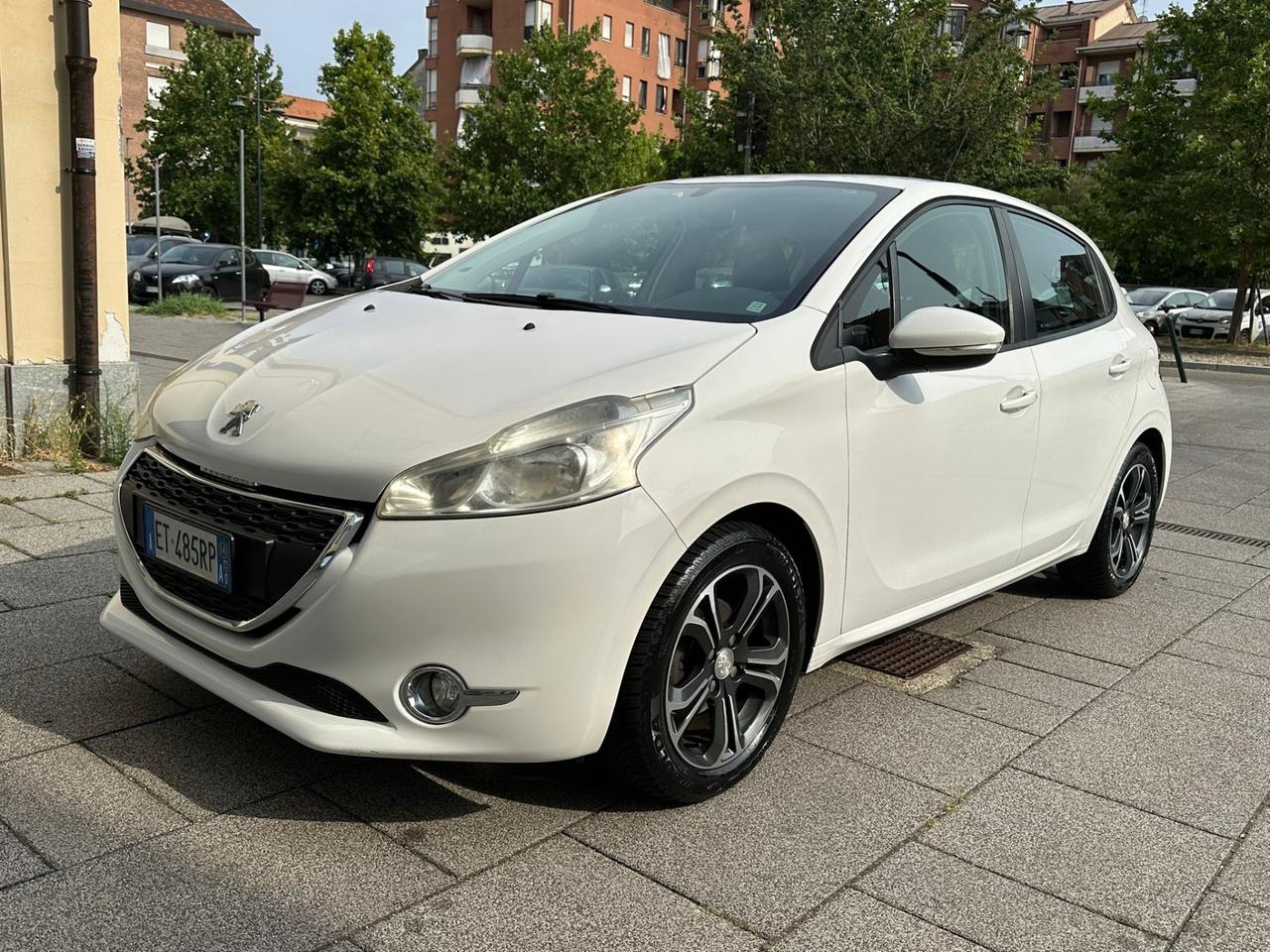 PEUGEOT 208 1.2 82CV ALLURE 2014