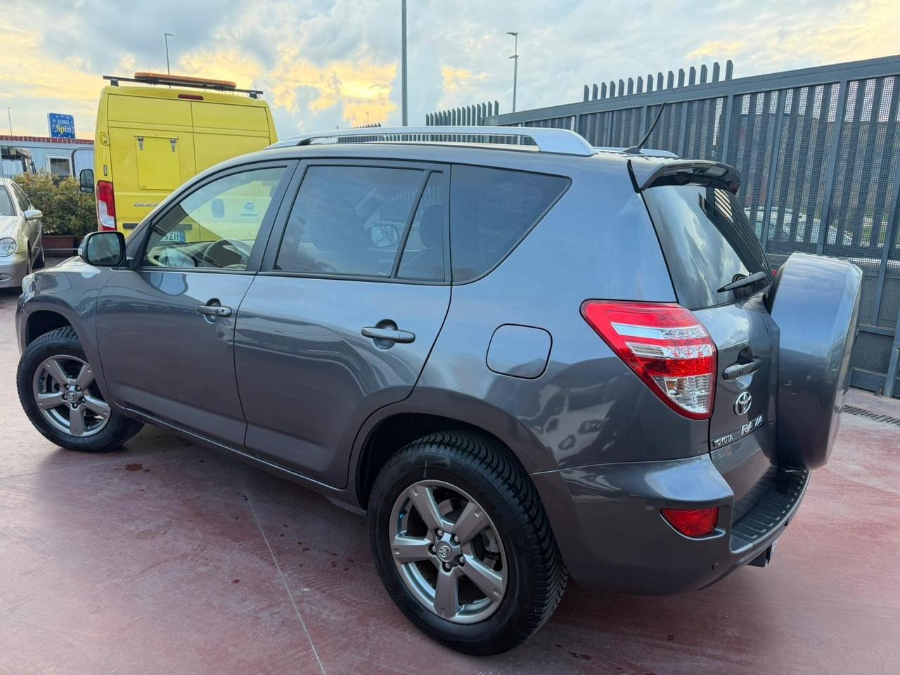 Toyota RAV 4 RAV4 2.2 D-4D 150 CV Lounge