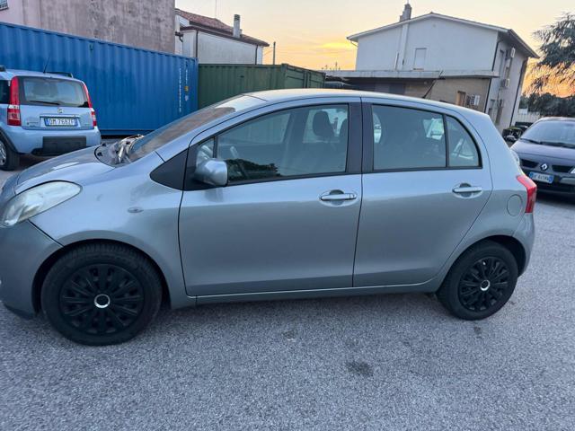 TOYOTA Yaris 108,985km 1.3 5p Sol senza nessun lavoro da fare
