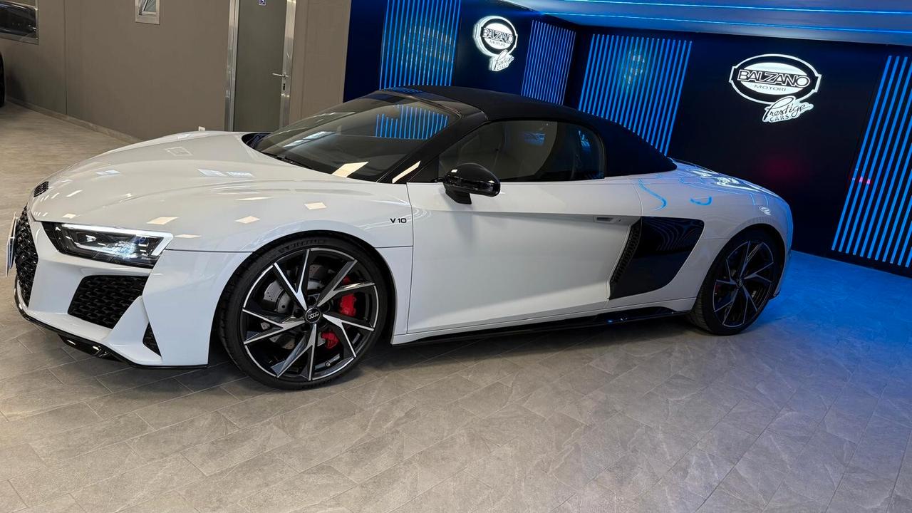 Audi R8 SPYDER 5.2TFSI V10 RWD S-TRONIC 2020
