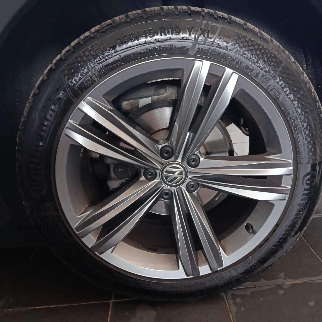 Volkswagen TIGUAN 2.0 TDI R-LINE