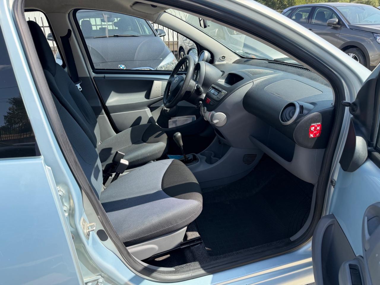 TOYOTA AYGO 1.0 5PORTE / CLIMA / 128.000KM