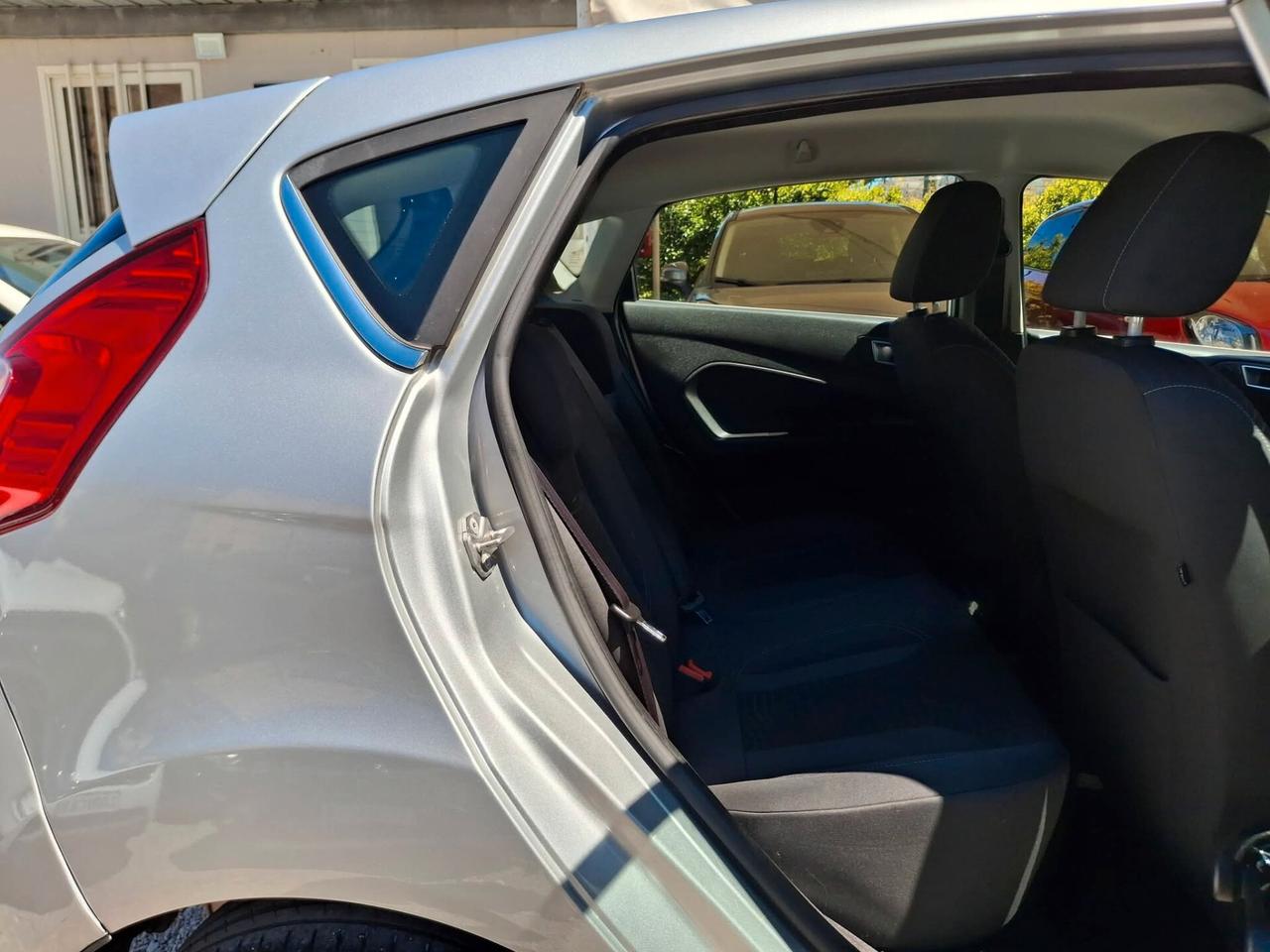 Ford Fiesta 1.5 TDCi 75CV 5 porte Titanium