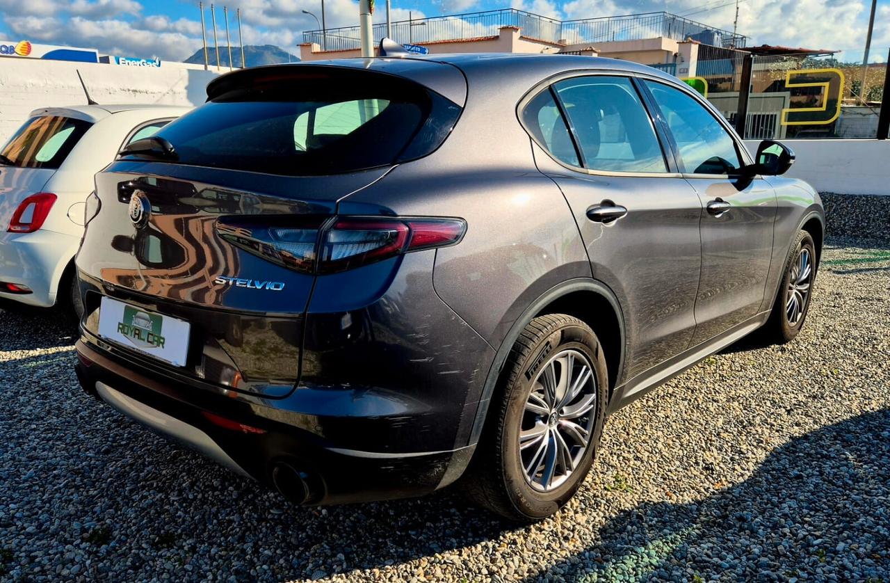 Alfa Romeo Stelvio 2.2 Turbodiesel 210 CV AT8 Q4 Sprint