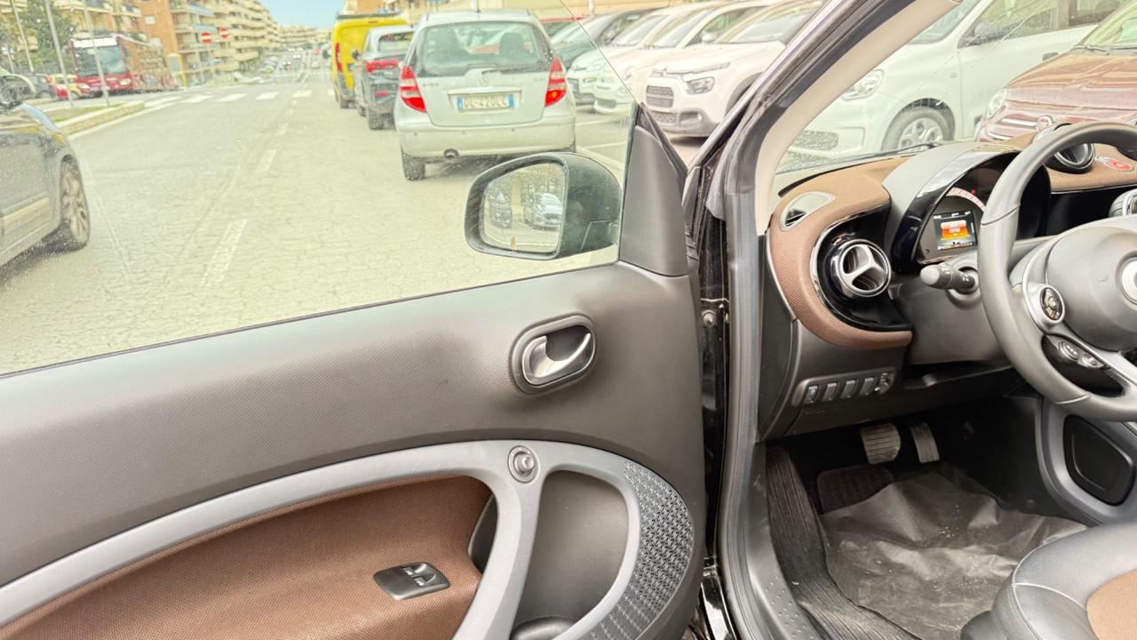 Smart ForTwo 70 1.0 twinamic cabrio Perfect LED NAVI KAMERA PDC PELLE CERCHI 15 BLUETOOTH BRACCIOLO