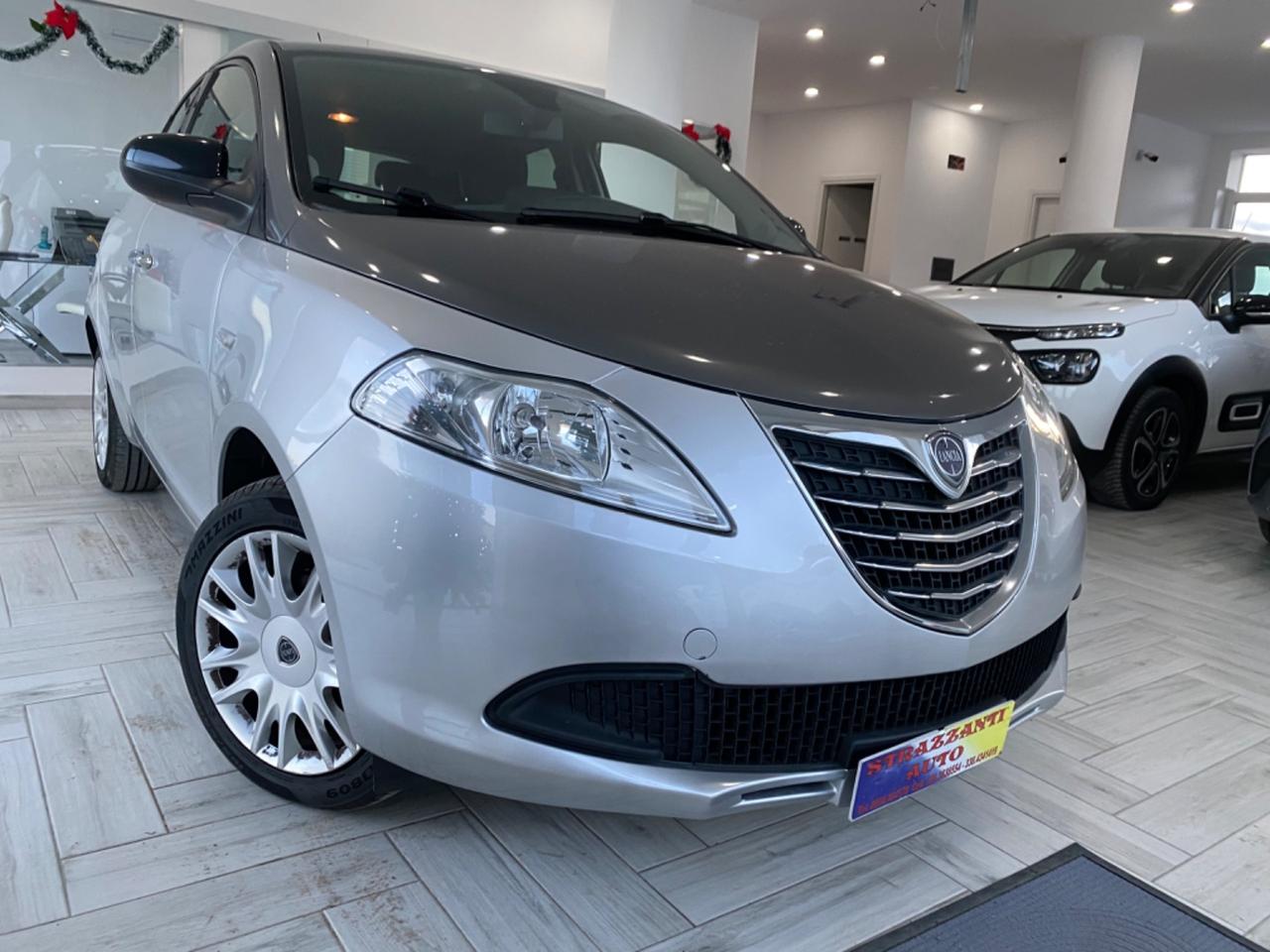 Lancia Ypsilon 1.3 MJT95CV 5P Silver BI-COLORE2013