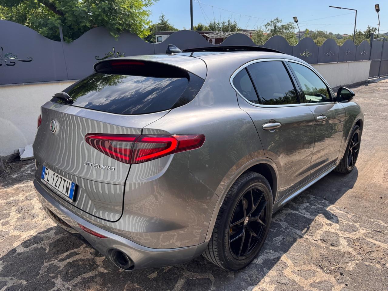 Alfa Romeo Stelvio 2.0 Turbo benzina 280cv
