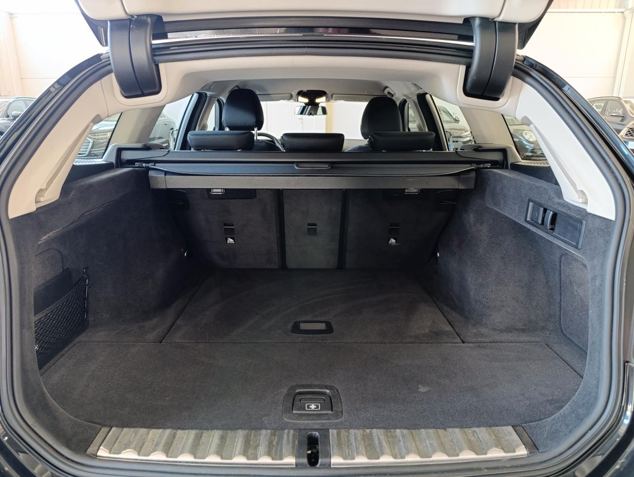 BMW 320 d Touring mhev 48V xdrive auto