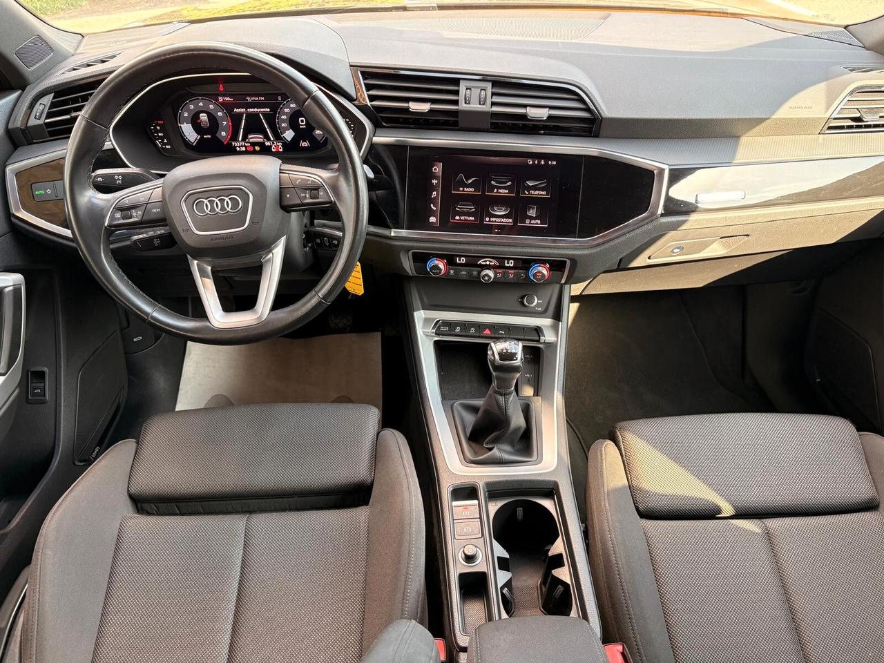 Audi Q3 35 TFSI Business Advanced Black Edition