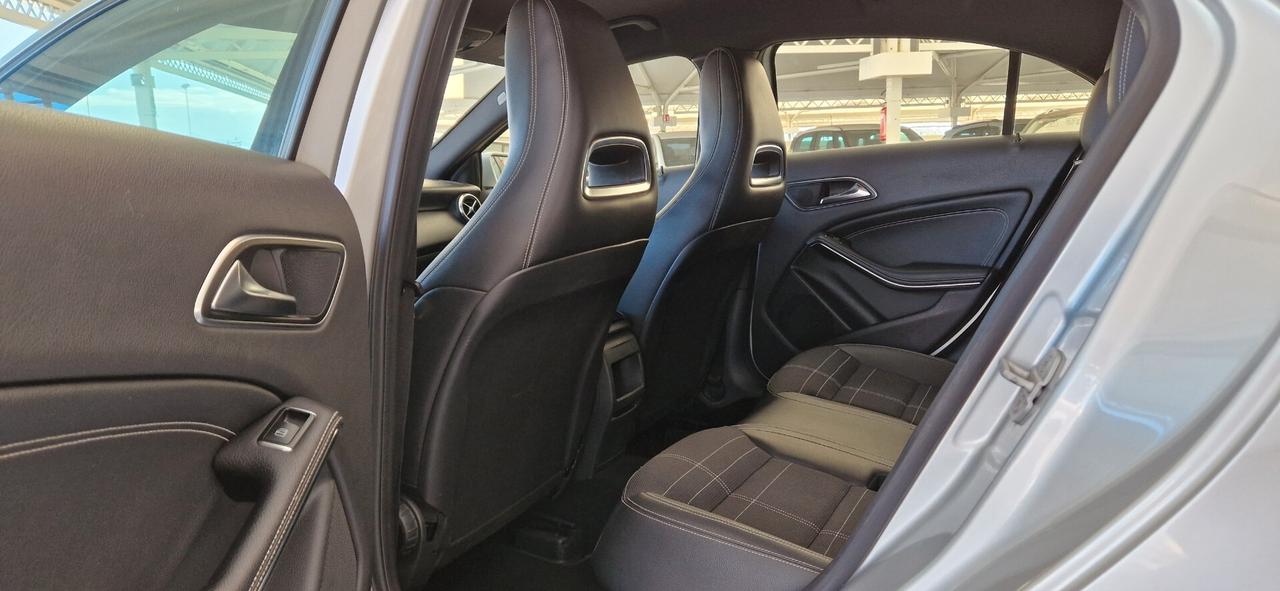 Mercedes A 180 CDI Premium * Navi - Led - Retrocamera *