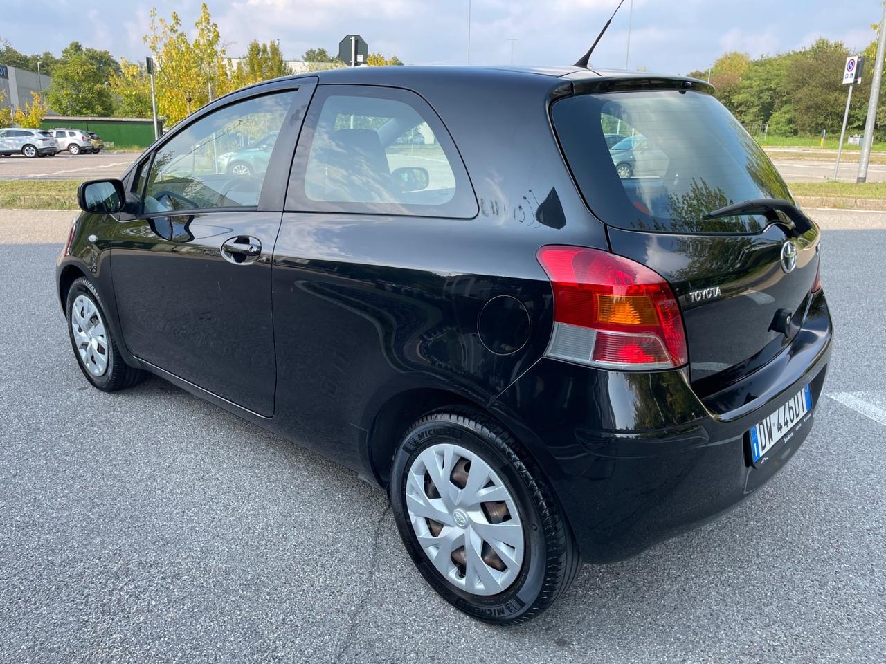 Toyota Yaris 1.0 3 porte Luxury pack