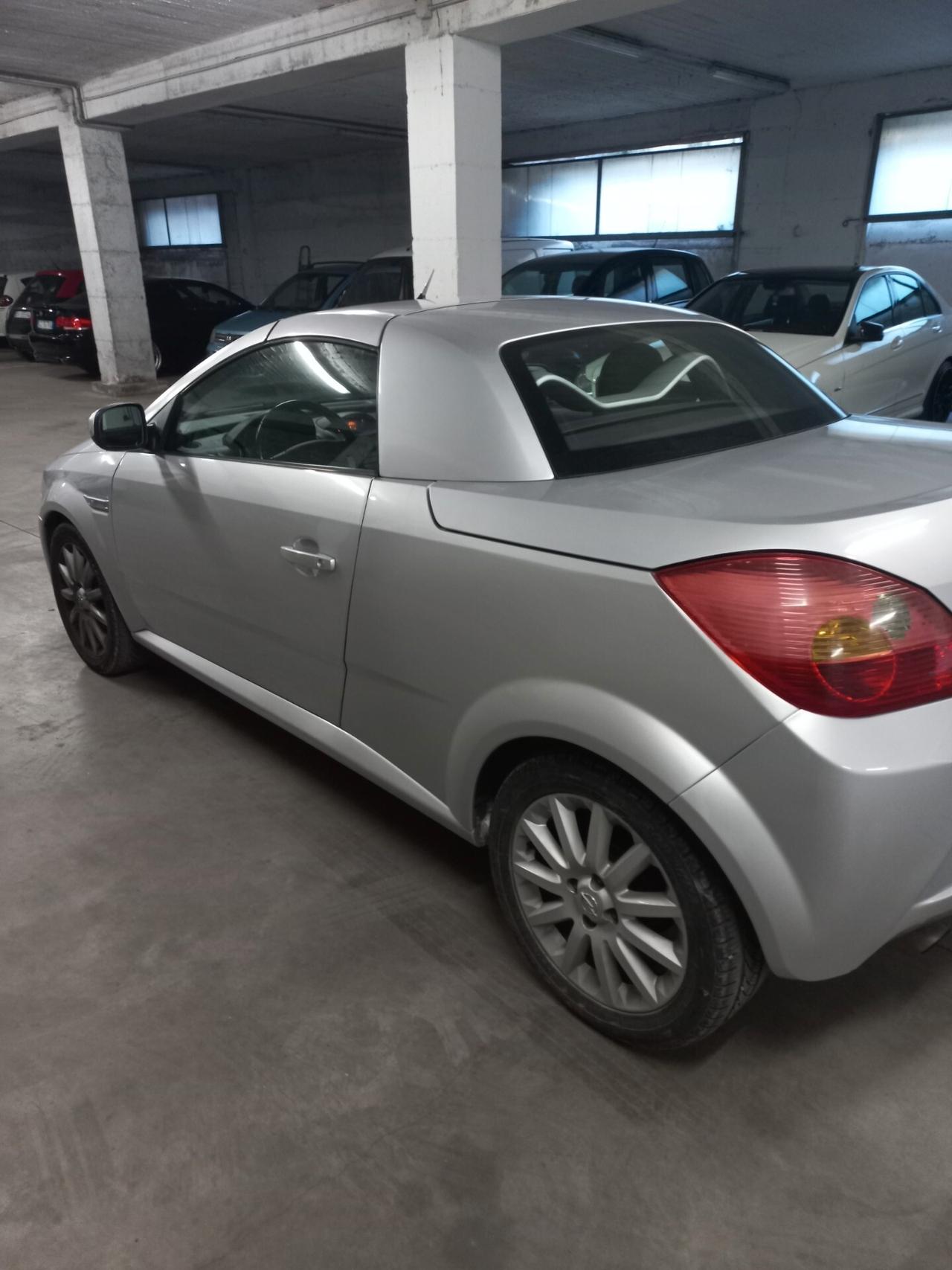 Opel Tigra TwinTop 1.4 16V Sport