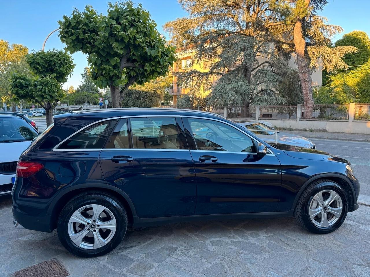MERCEDES GLC 250 D 4MATIC SPORT
