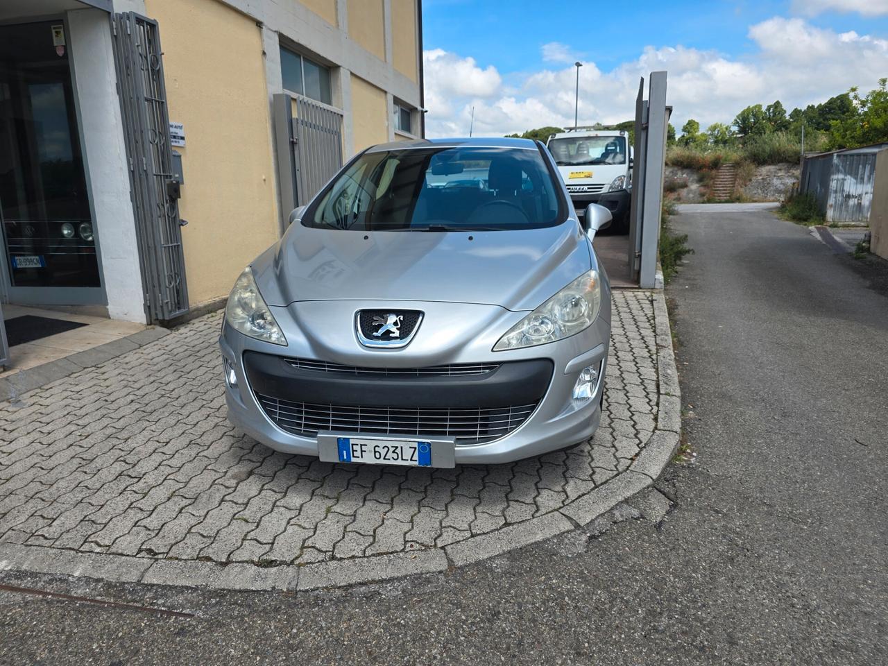 Peugeot 308 1.6 HDi 150CV 5p. Allure