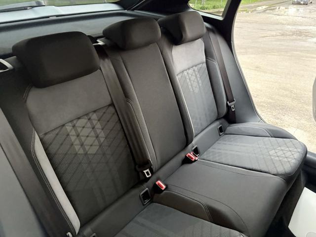 VOLKSWAGEN Taigo 1.0 TSI 116 CV DSG R-Line TETTO APR/PAN