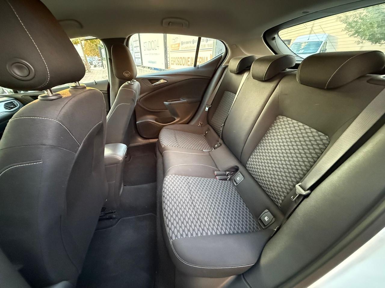 Opel Astra 1.6 CDTi 110CV