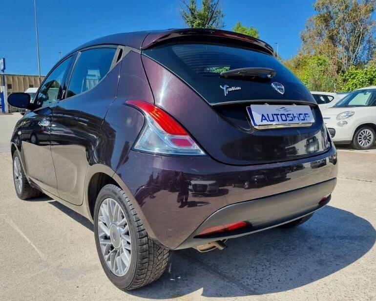 Lancia Ypsilon 1.2 69 CV 5 porte Gold